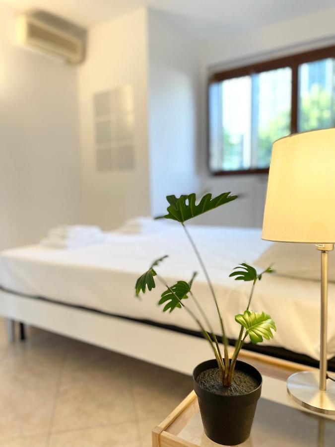 Casa Paradiso: Un'Oasi Di Relax チニゼッロ・バルサモ エクステリア 写真